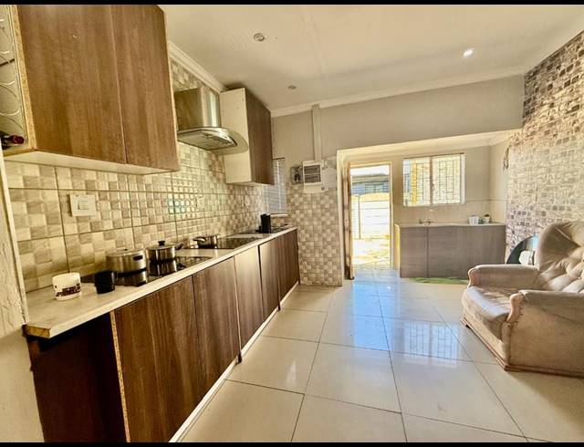 5 BEDROOM HOUSE FOR SALE IN VANDERBIJLPARK CW 6